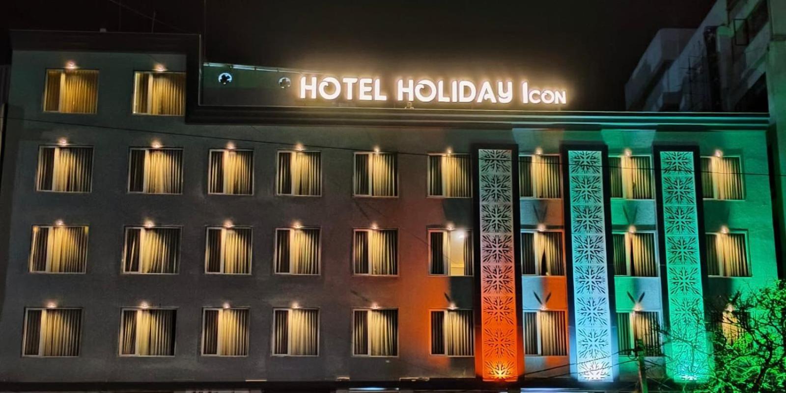 Hotel Holiday Icon Dwarka  Exterior photo