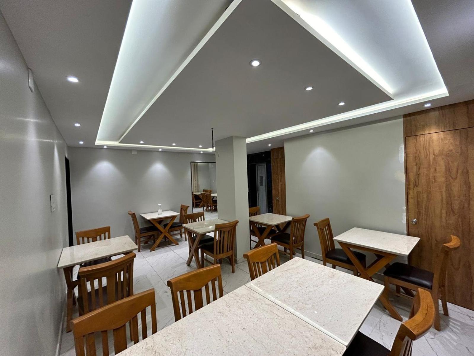 Hotel Holiday Icon Dwarka  Exterior photo